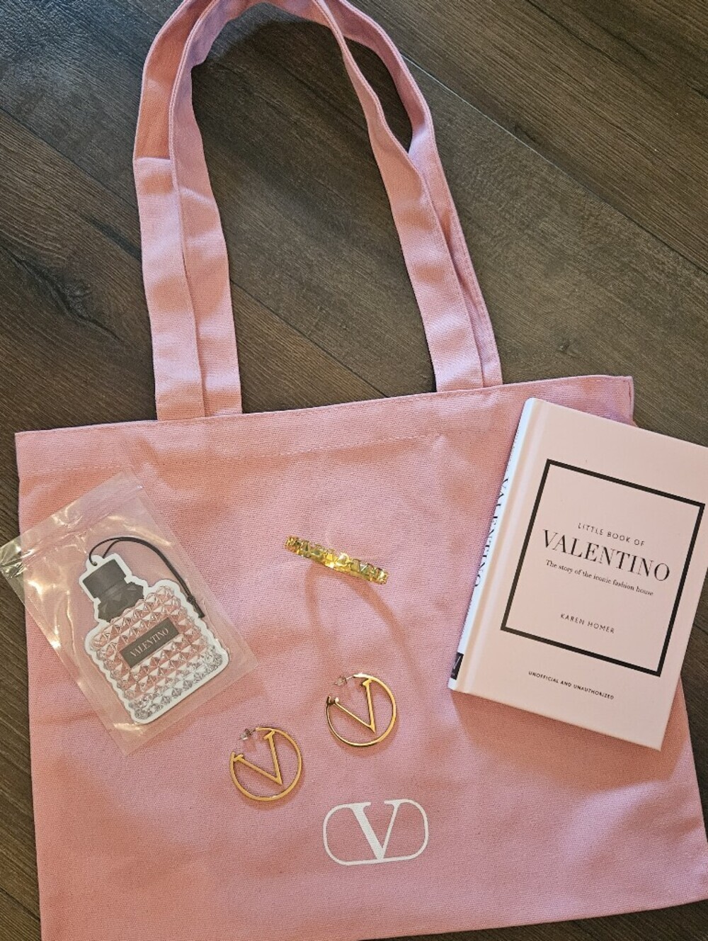NEW Valentino 5 Piece Set GWP Tote Style Book + Jewelry & Air Freshener